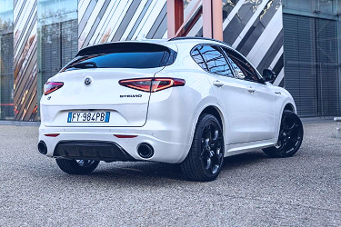 2022 Alfa Romeo Stelvio | Safford Alfa Romeo of Tysons Corner